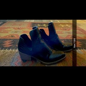 Black volatile booties